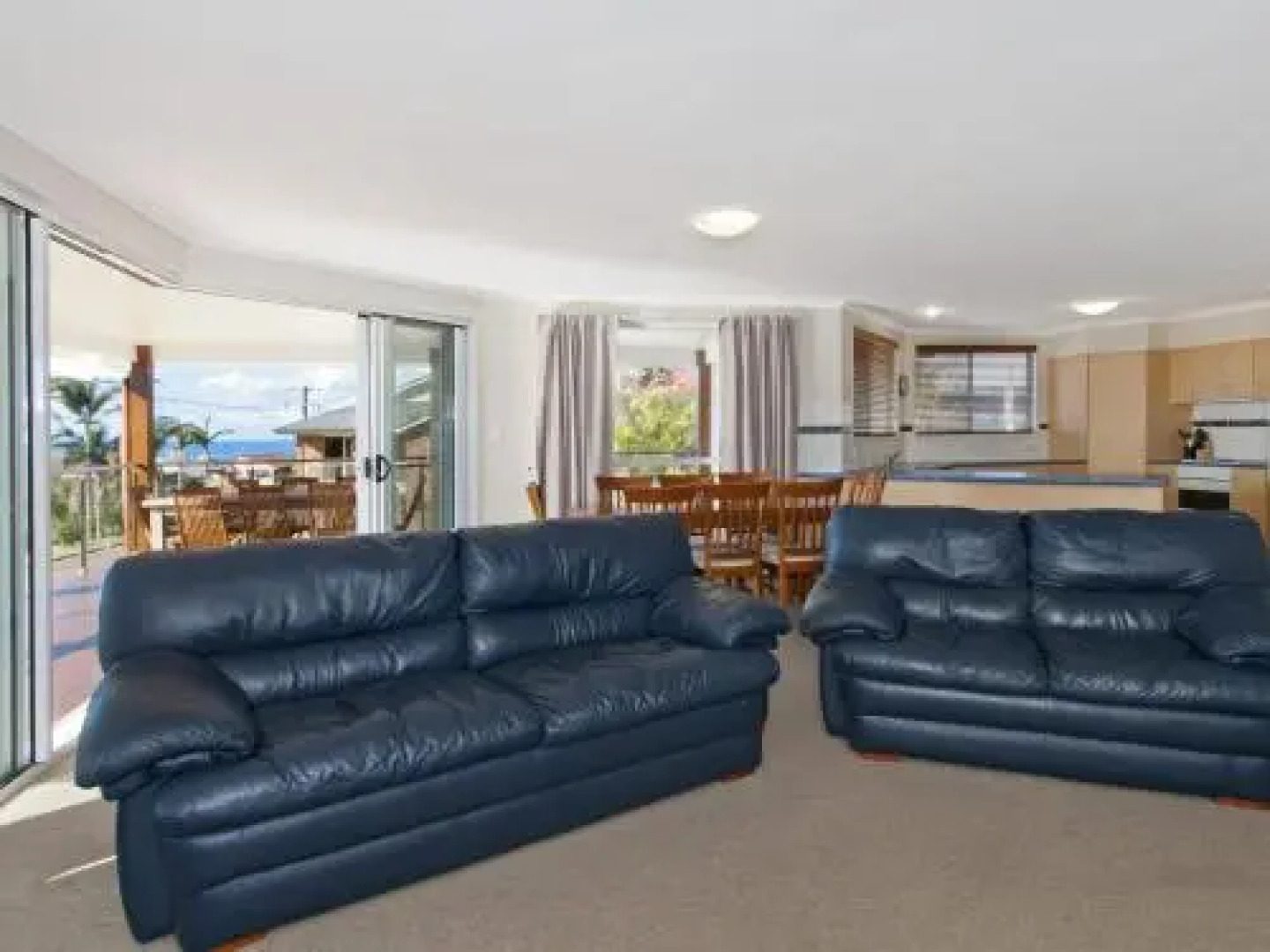 TOPVIEWS - 15Second Av BH