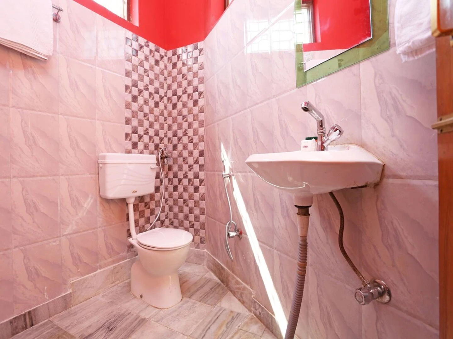 OYO 12133 Hotel Shanti