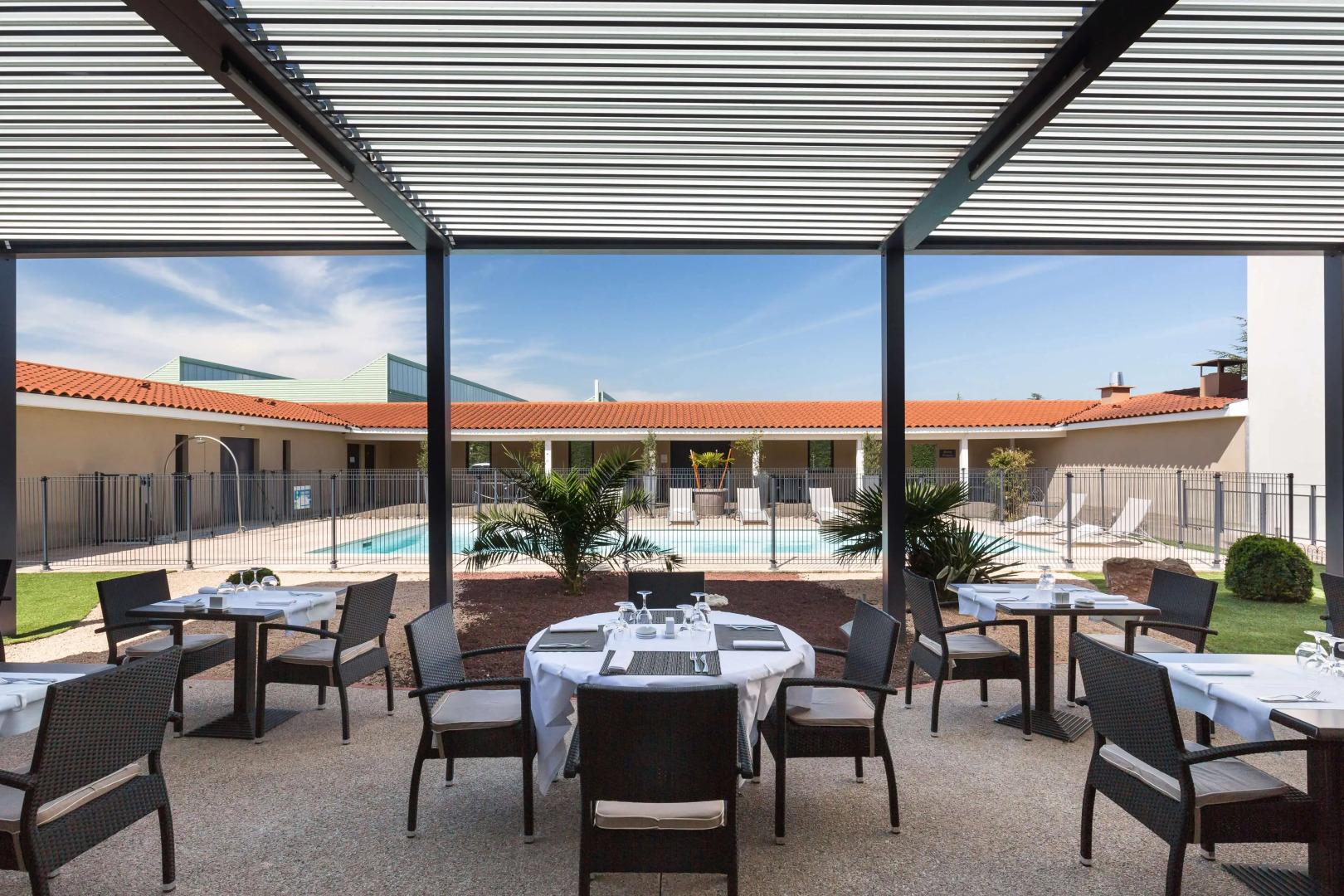 Gatsby Hotel & Restaurant by Happyculture