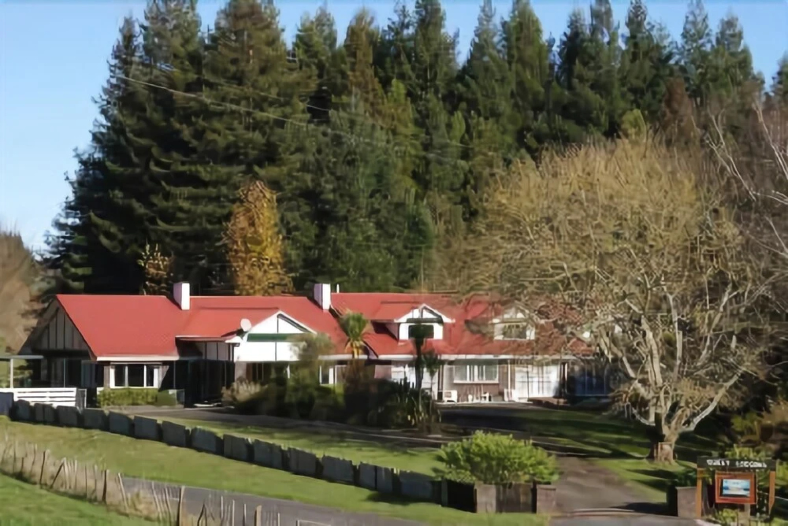 Redwood Lodge