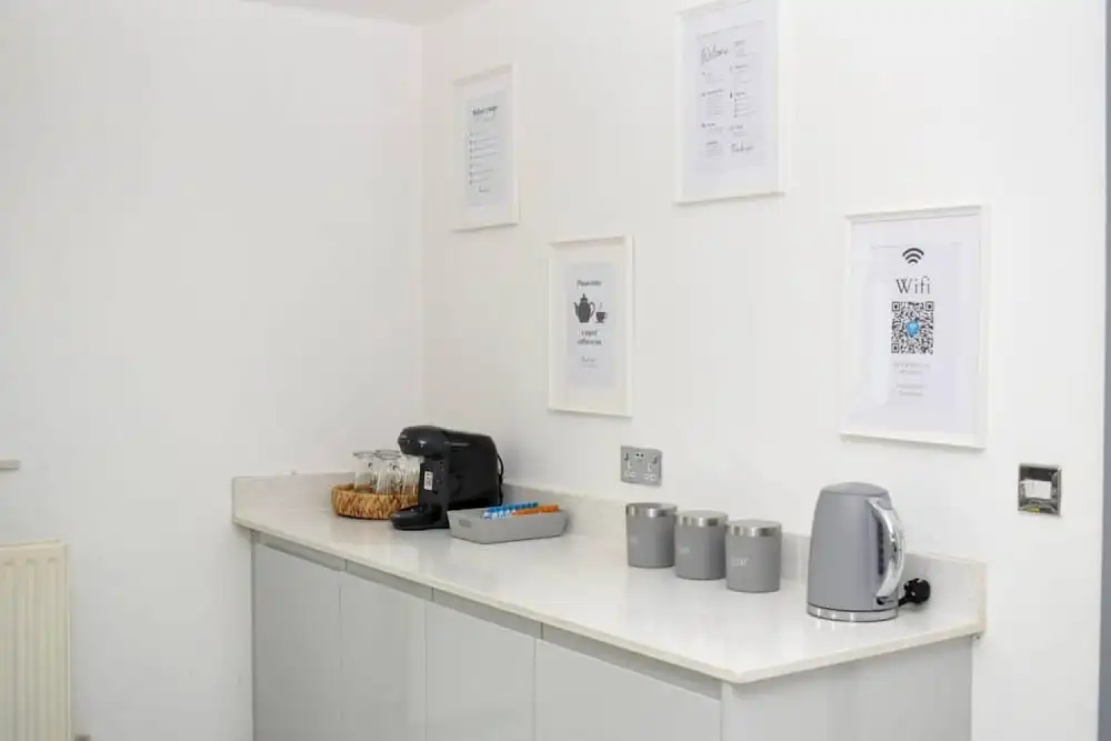 Amazing 4BR Near Hospital, Free Parking, Sleeps 10