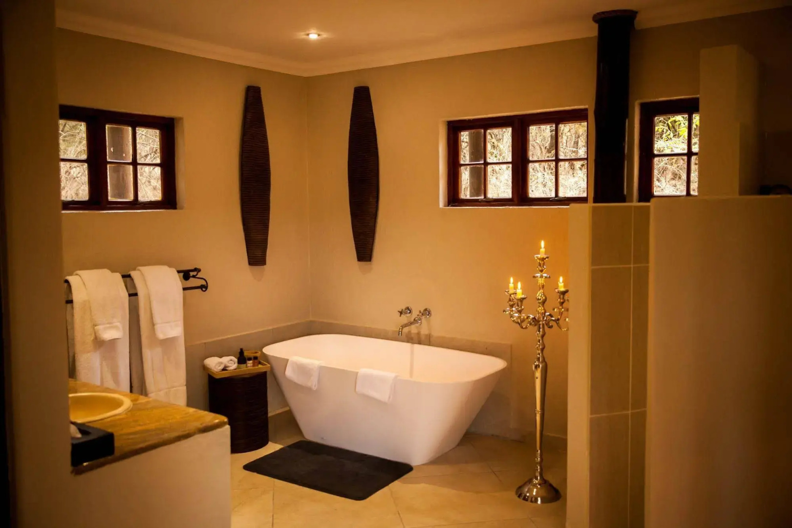 Amakhosi Safari Lodge and SPA