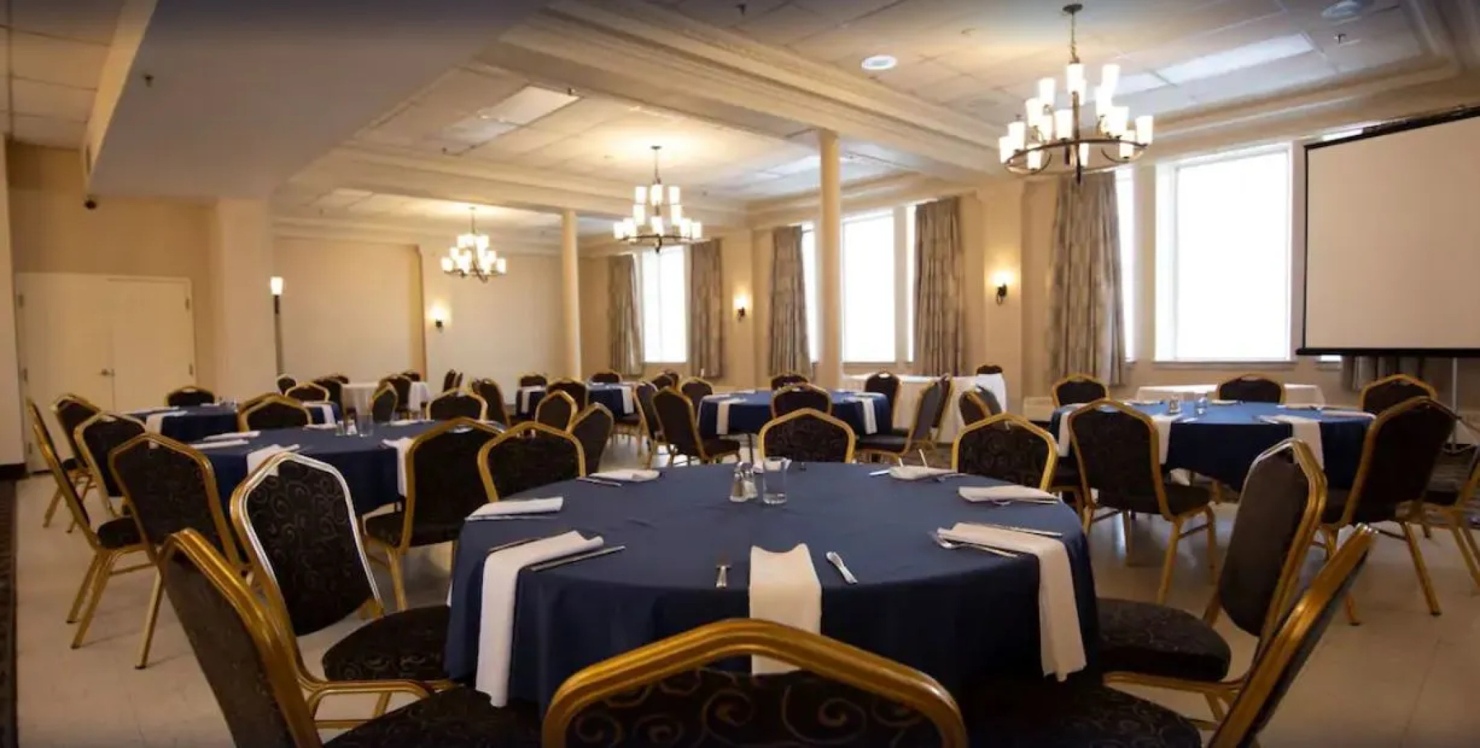 Prince Arthur Waterfront Hotel & Suites