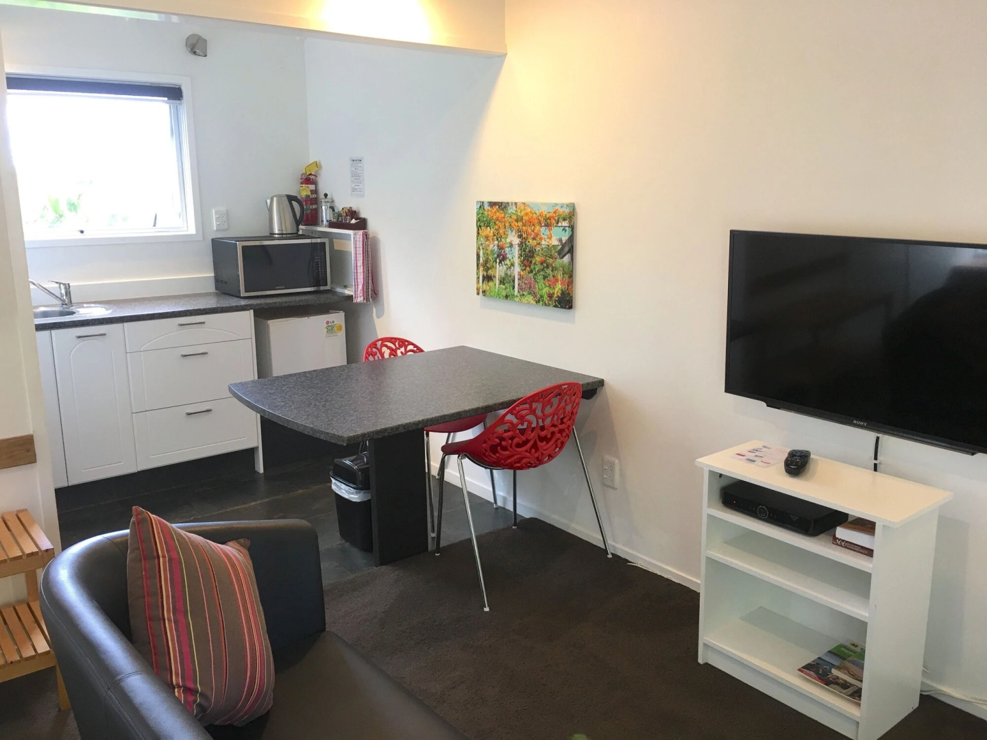 Colonial House Motel