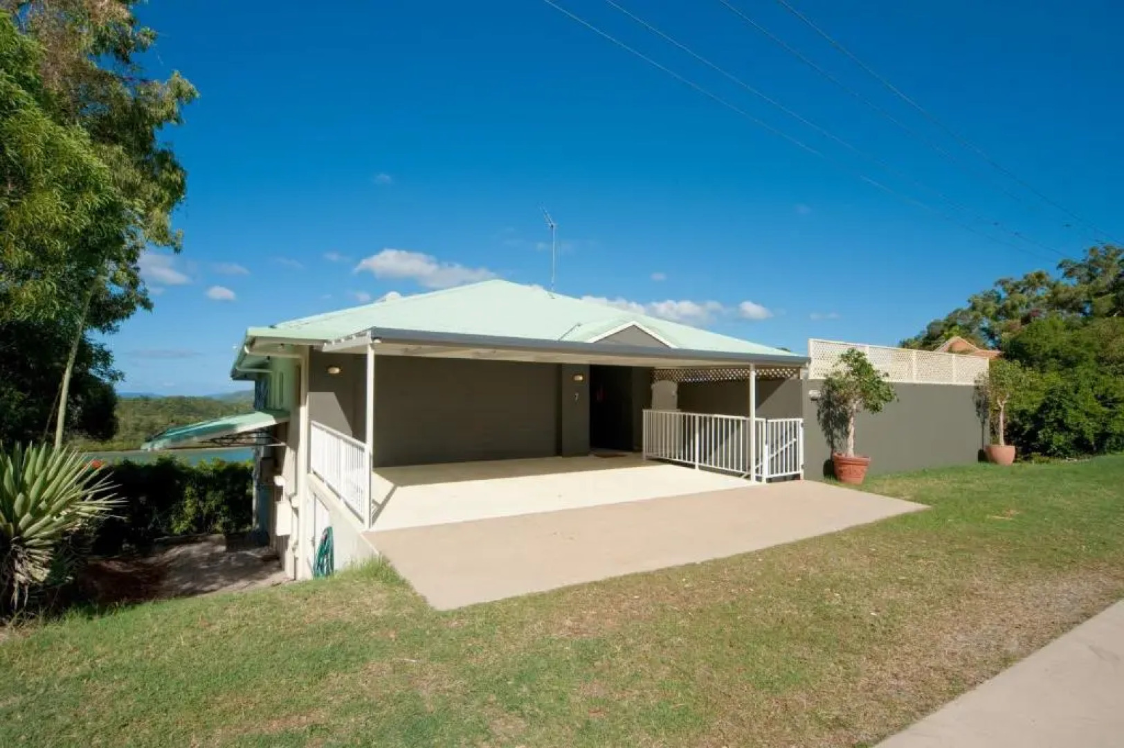 Picturesque on Passage - Shute Harbour