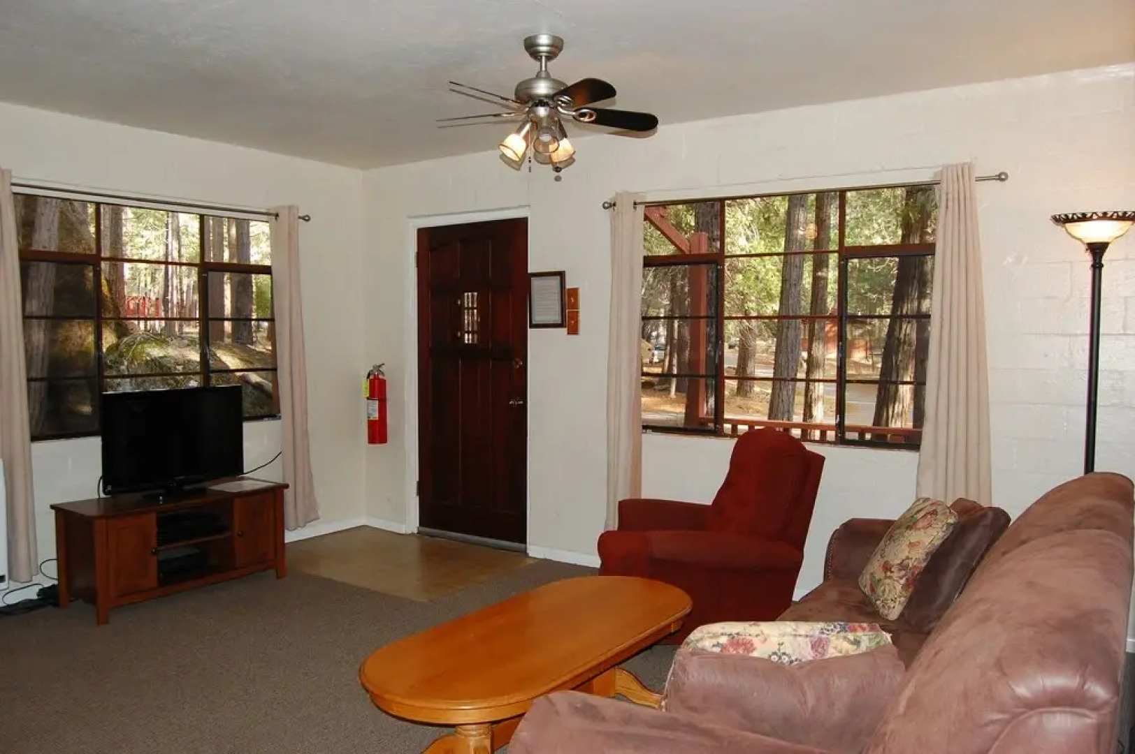 Bassett Cedar Rock Cabin II