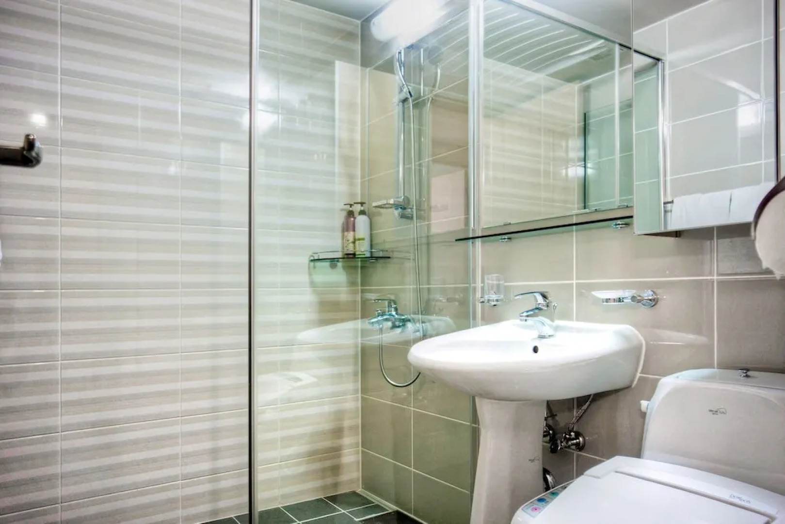 Cheongpung Resort Hill House