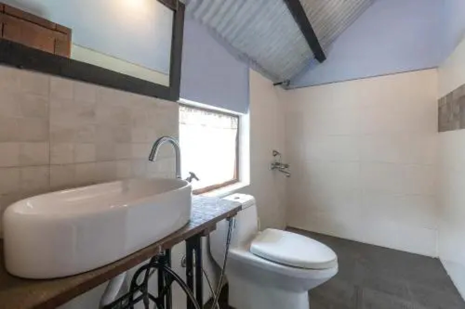 Wild Walkers by Vista Rooms