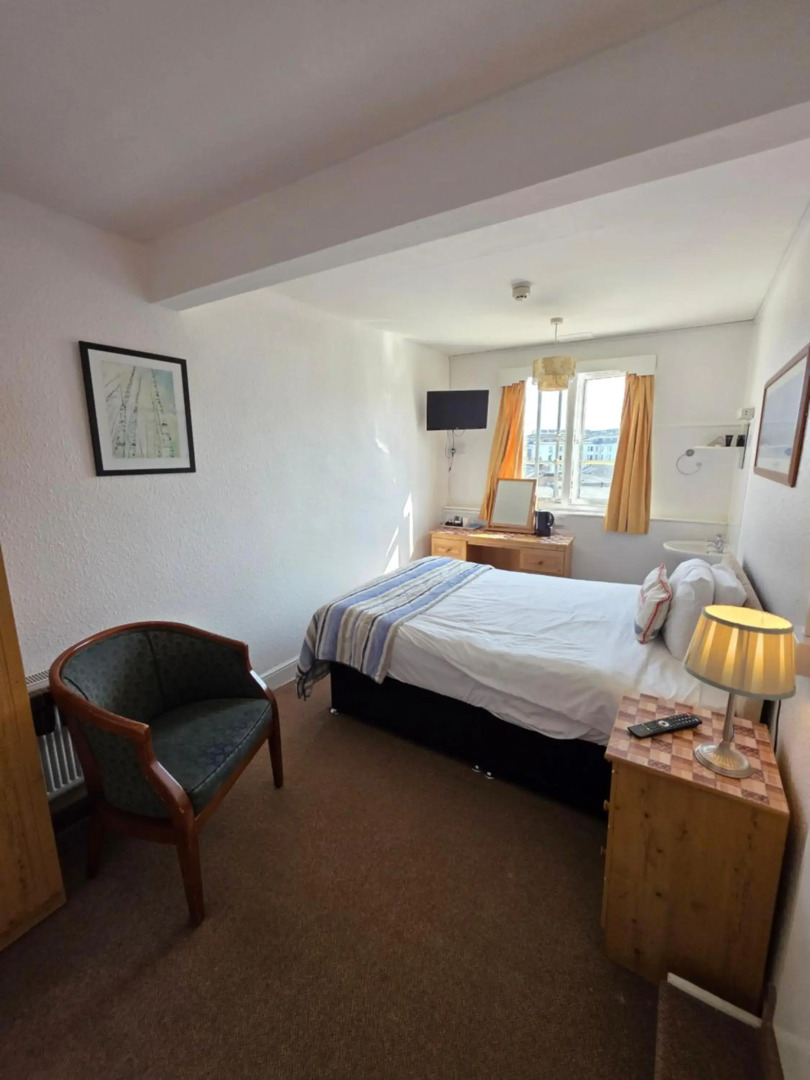 Rivelyn Hotel Bar & Restaurant