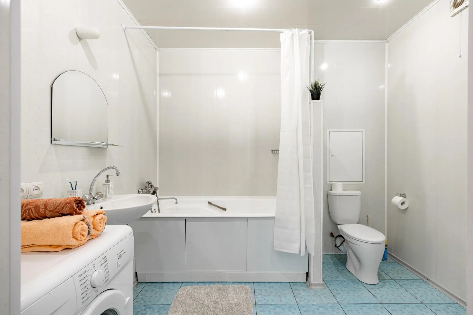 Tolstoy Apart Лейтейзена 9