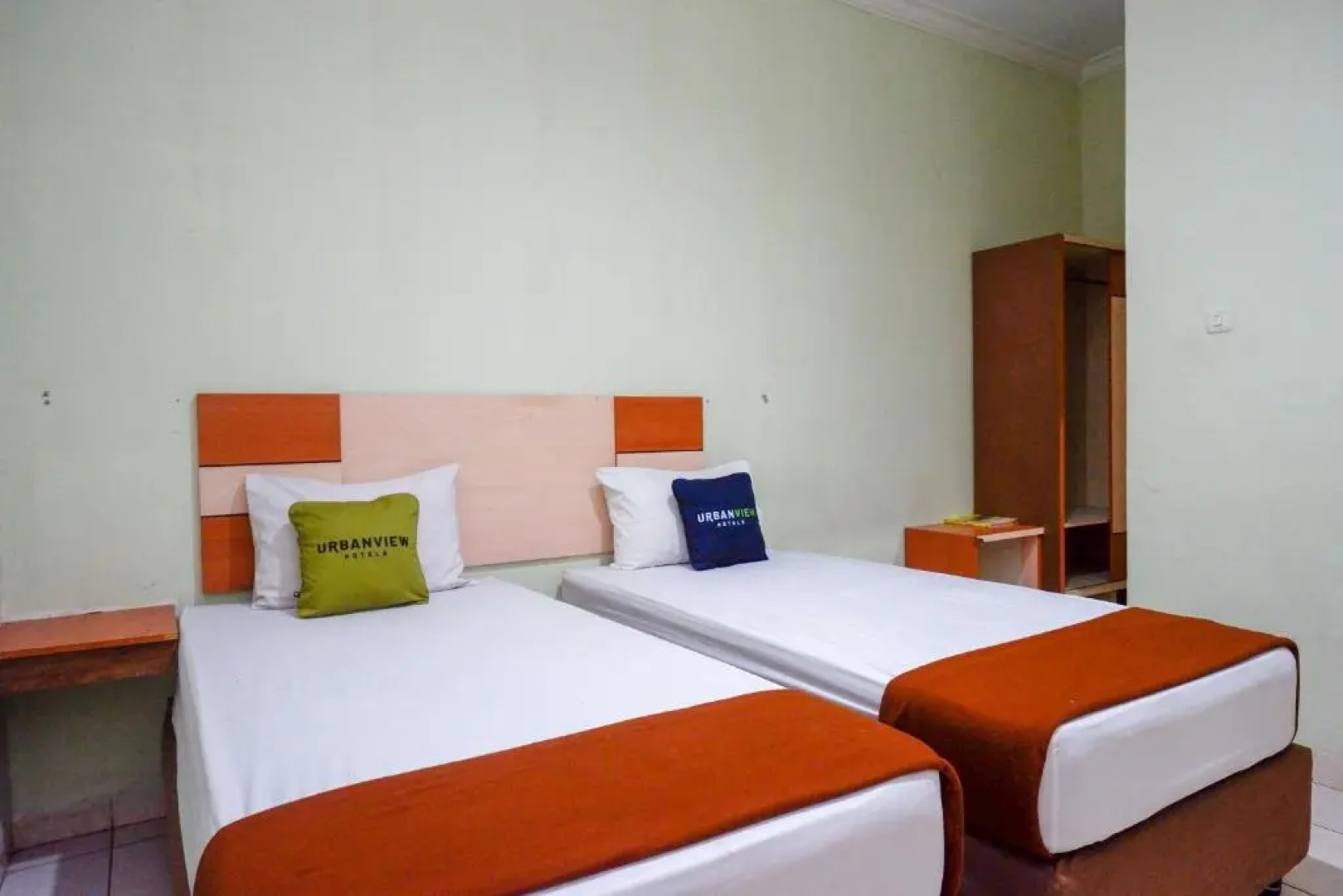Urbanview Hotel Platinum Parepare