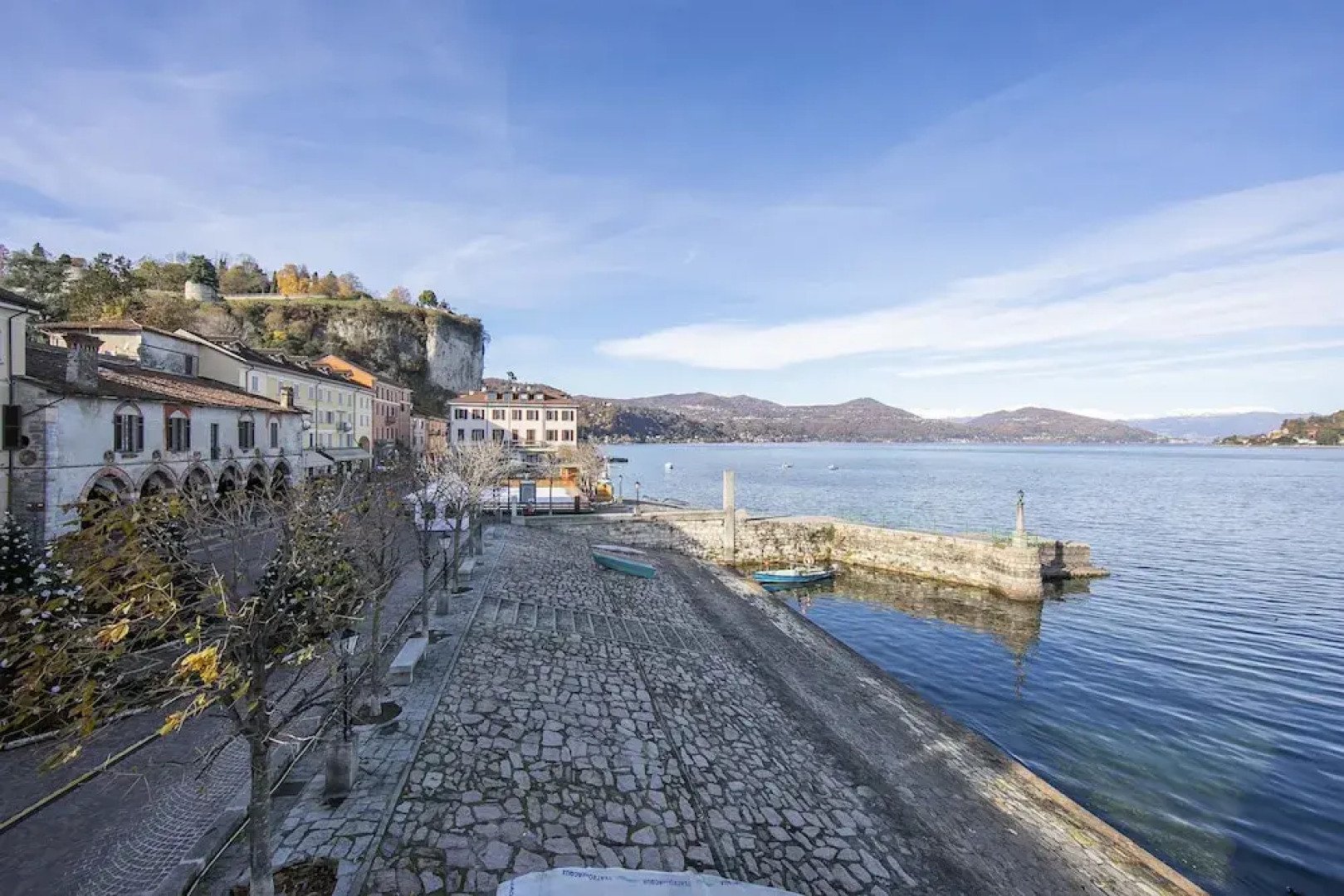 Stella Del Lago Pied Dans L'eau