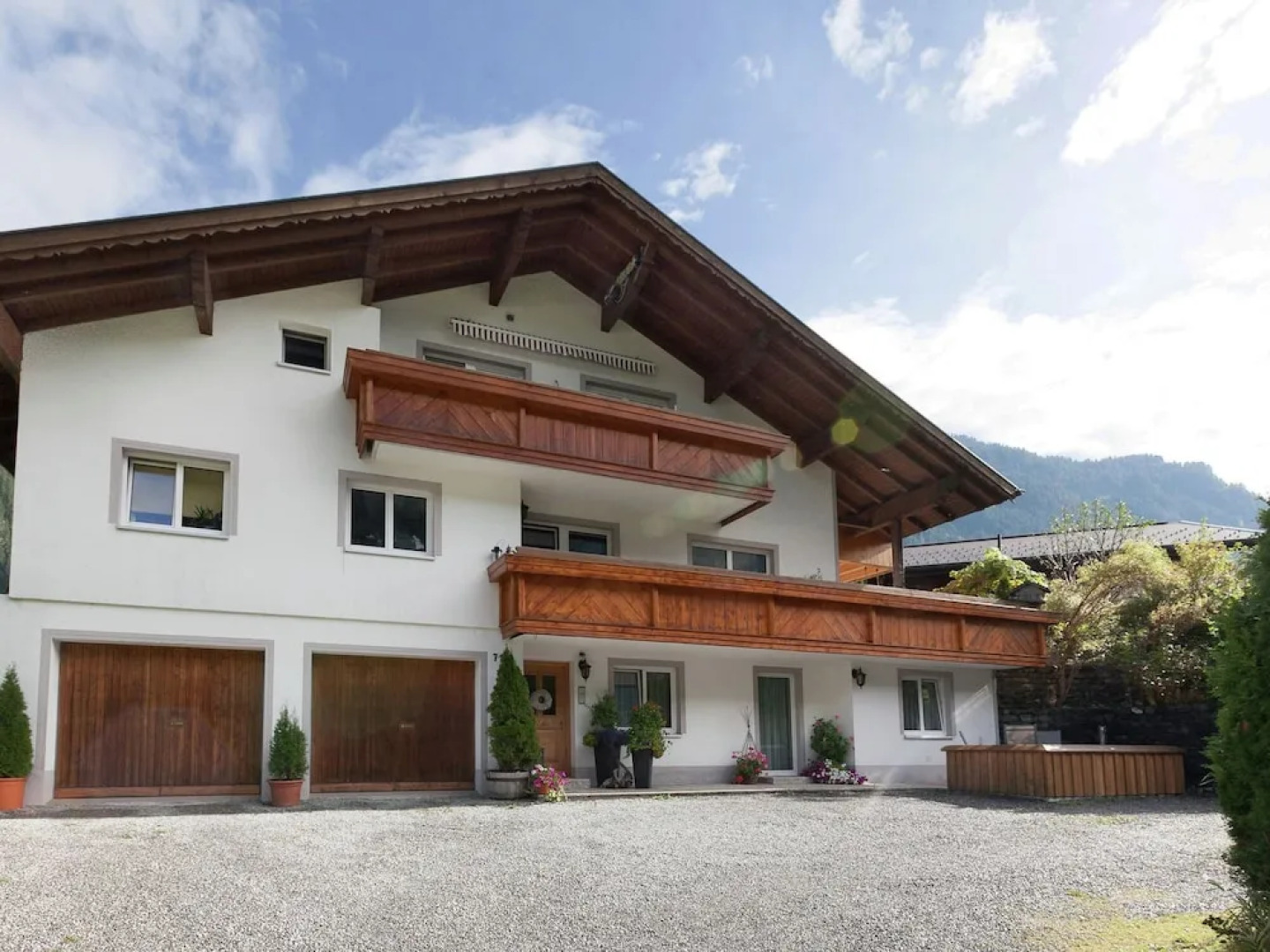Deluxe Apartment in Sankt Gallenkirch With Mountain View
