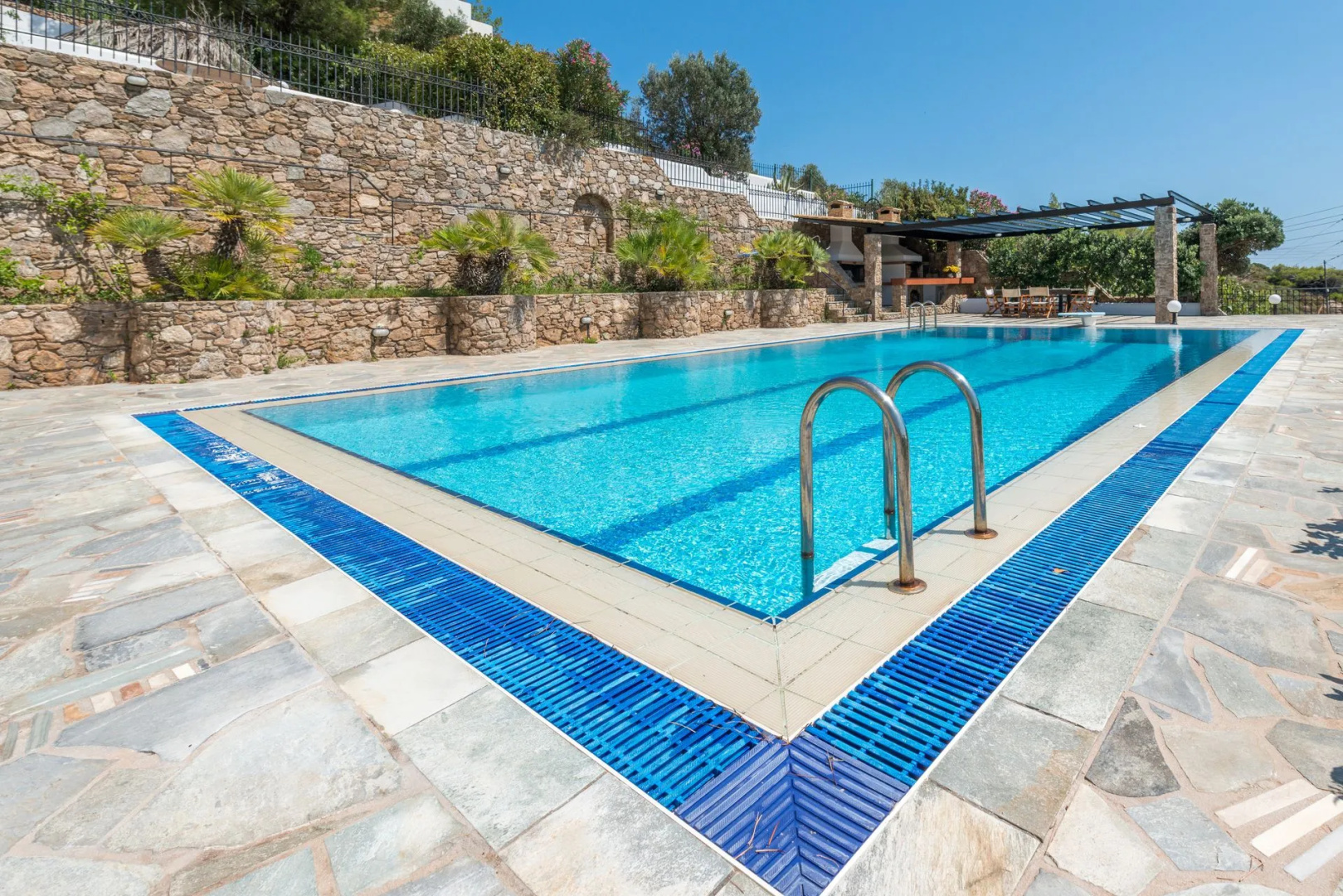 Villas in Sounio