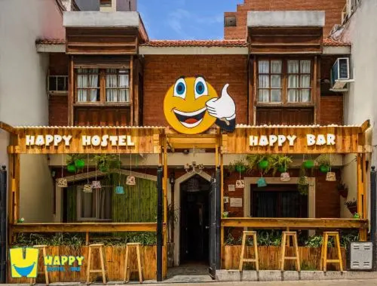 Happy Happy hostel