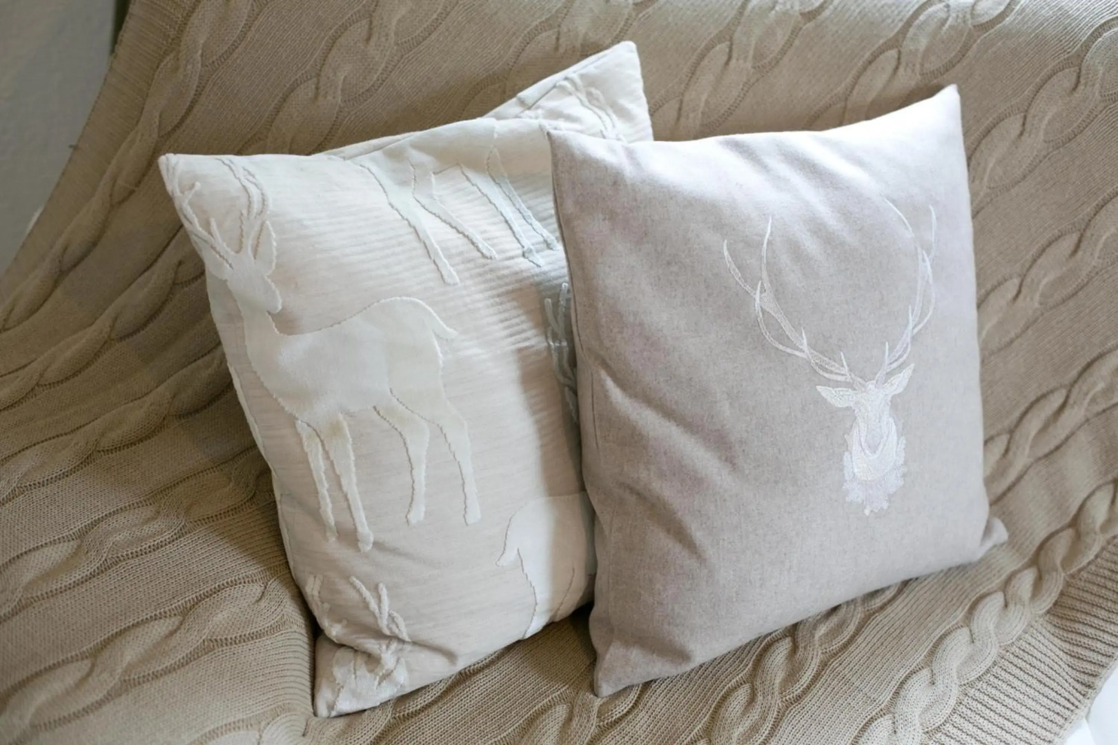 Chalet Green Pastures, romantic country side farm with pool near Salzburg