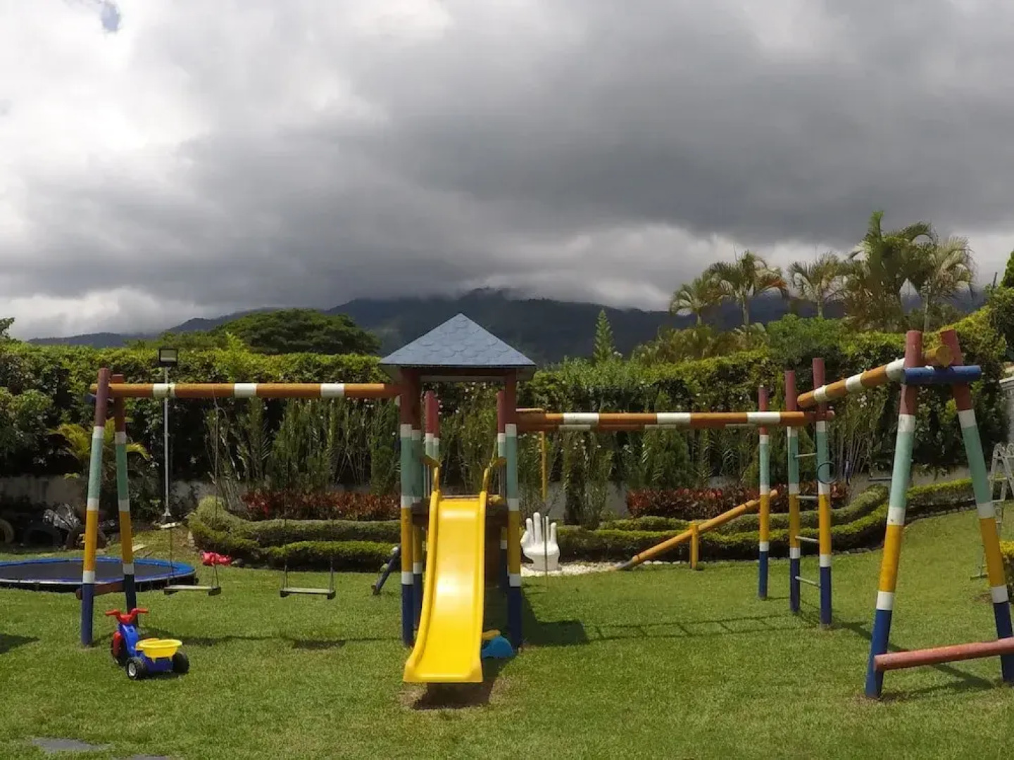 Mansion del Lago Calima