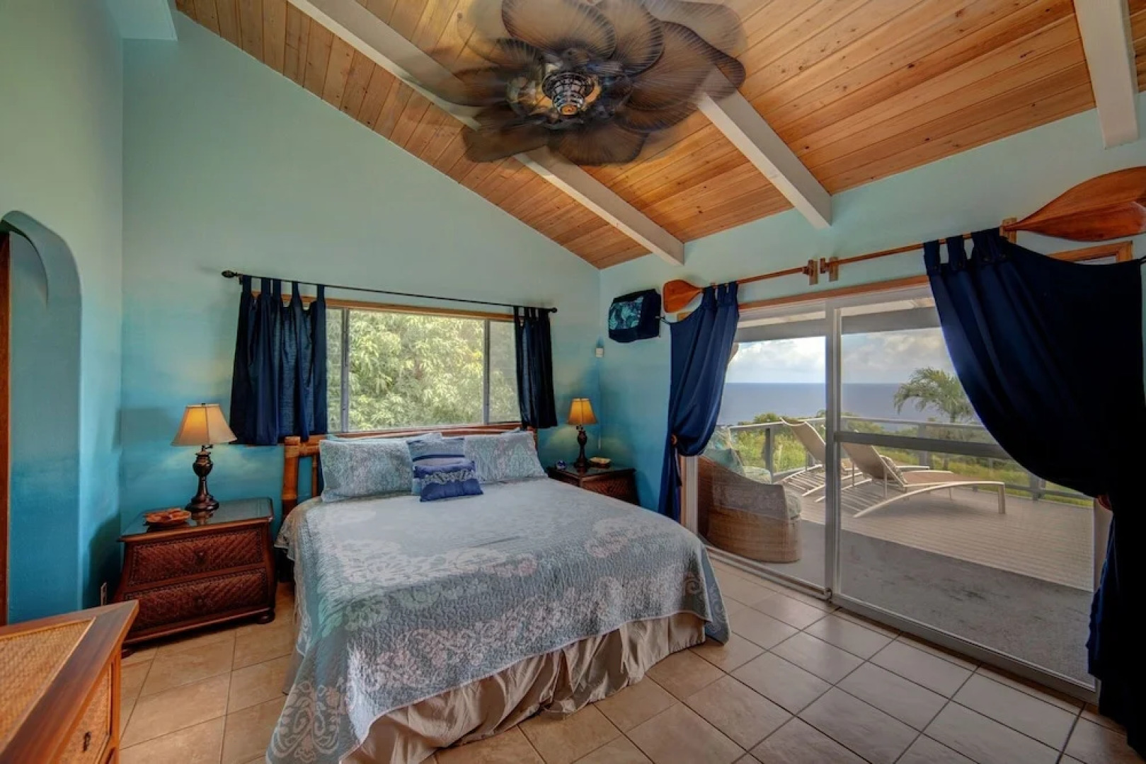 Hale Hamakua 3 Bedroom Home by RedAwning