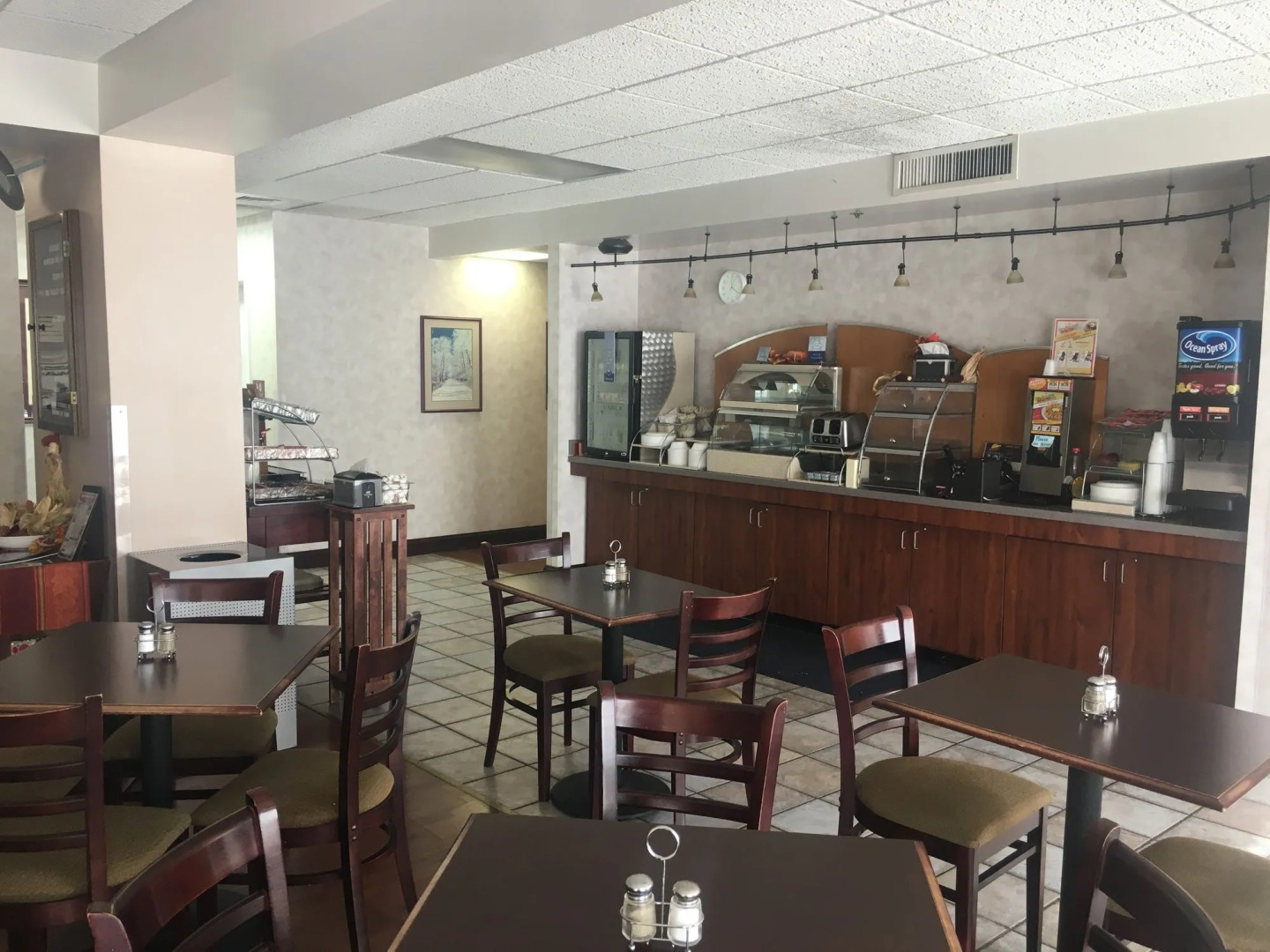 Mountain Inn & Suites