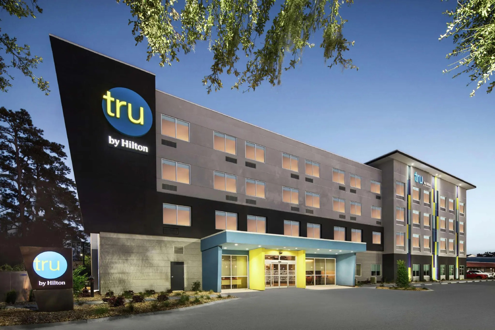 Tru by Hilton Savannah Midtown