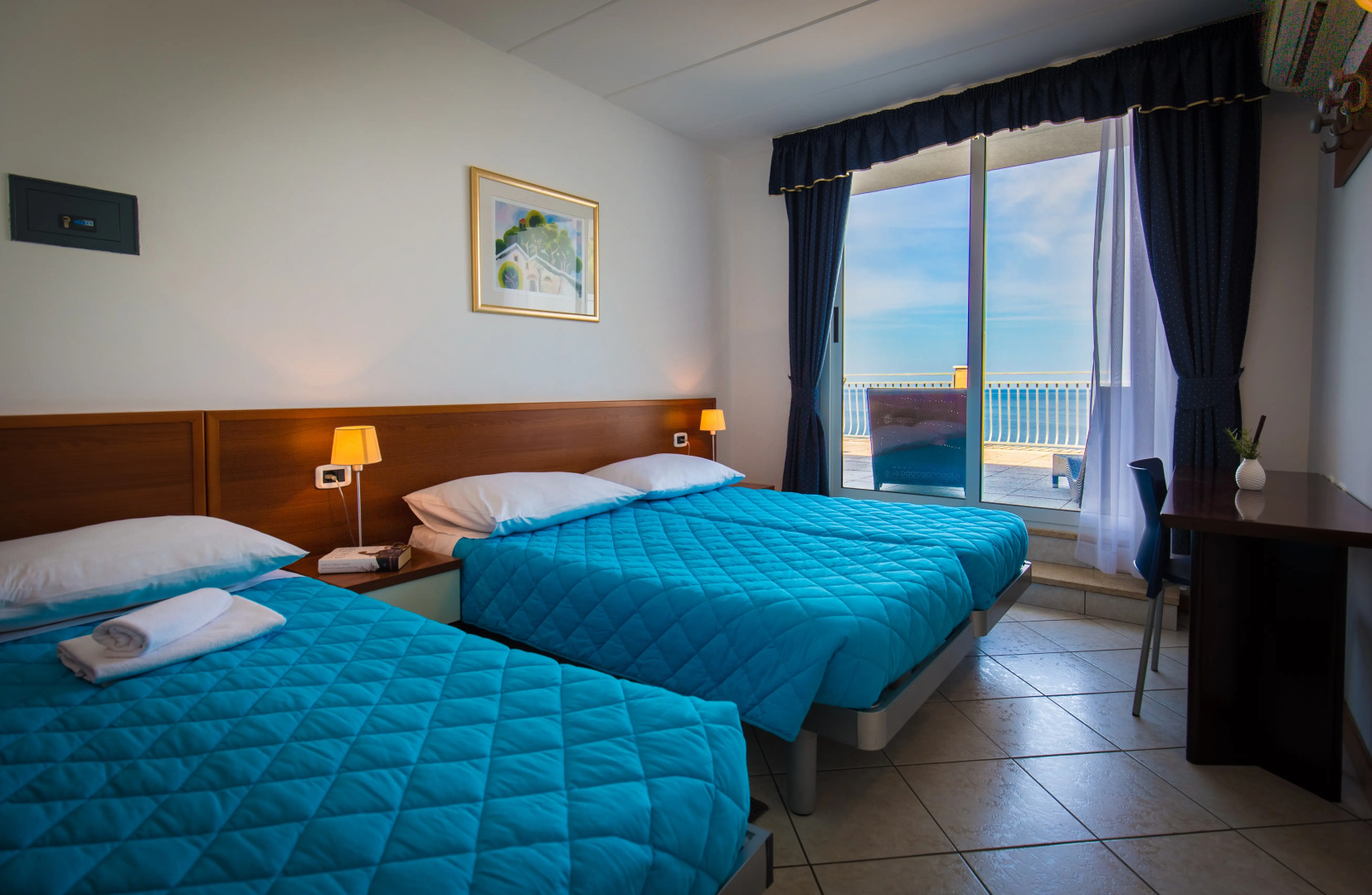 Splendid Golden Rocks Resort