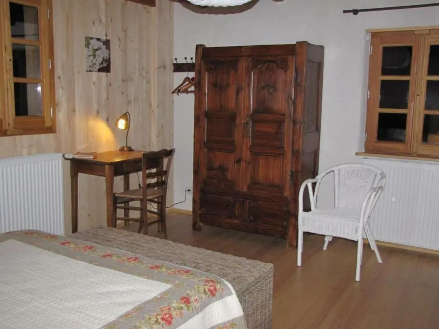 Gîte Apinac, 4 pièces, 6 personnes - FR-1-496-188