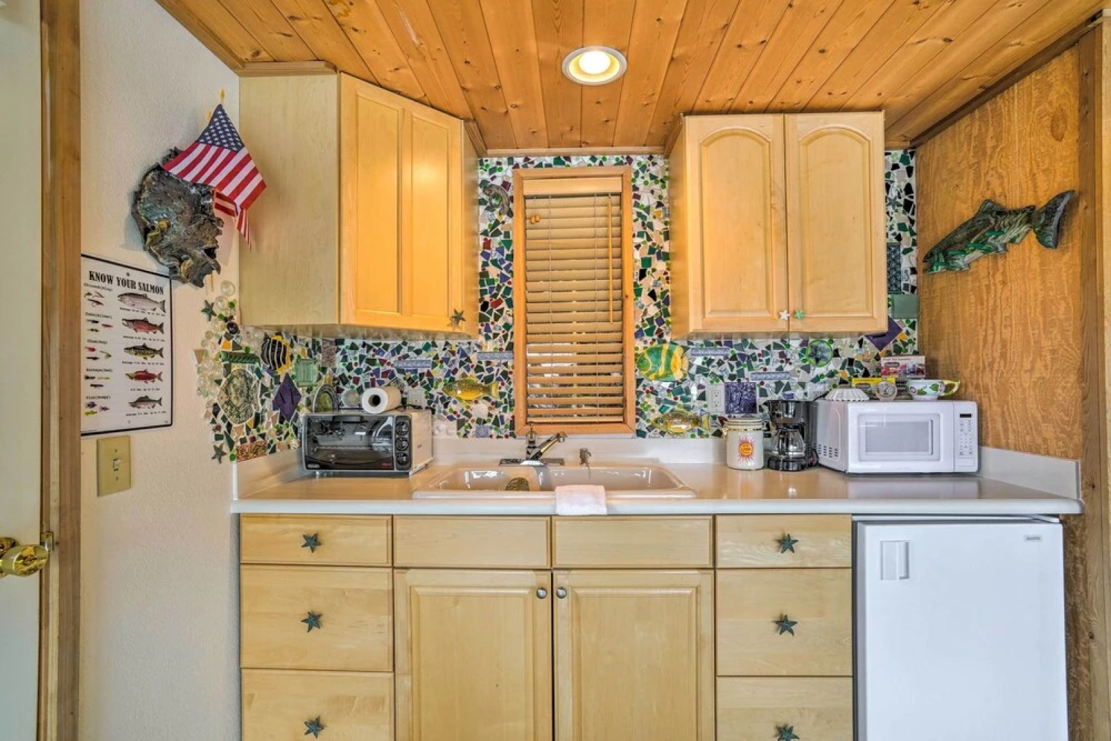 Serene Seldovia Cabin w/ Deck, Grill & Views!