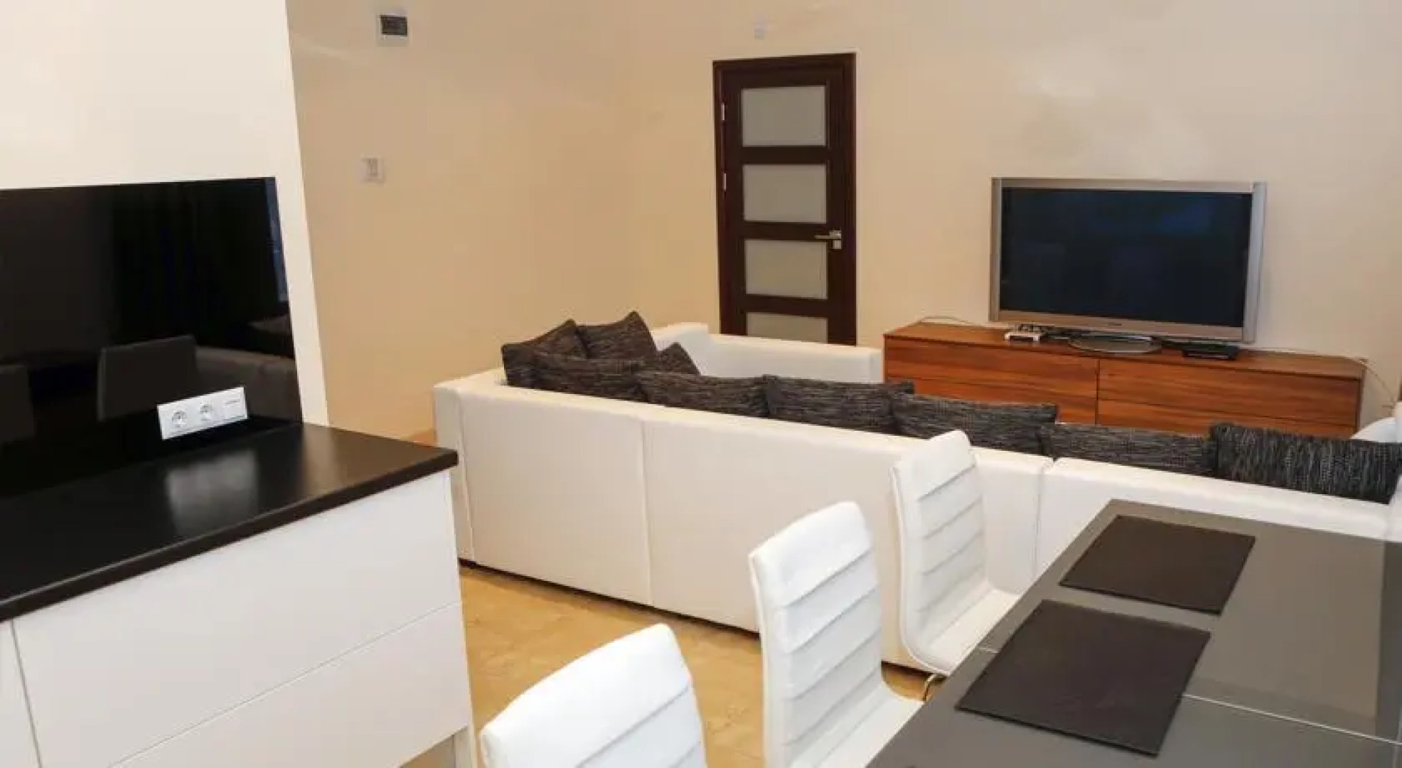 VIN service Atbrivosanas alley 105