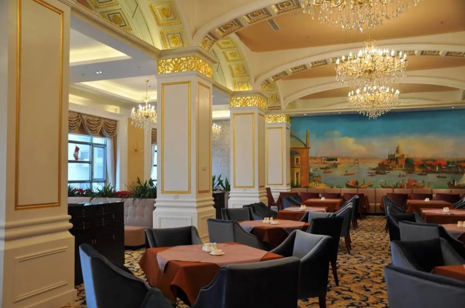 Country Garden Hill Lake Phoenix Hotel