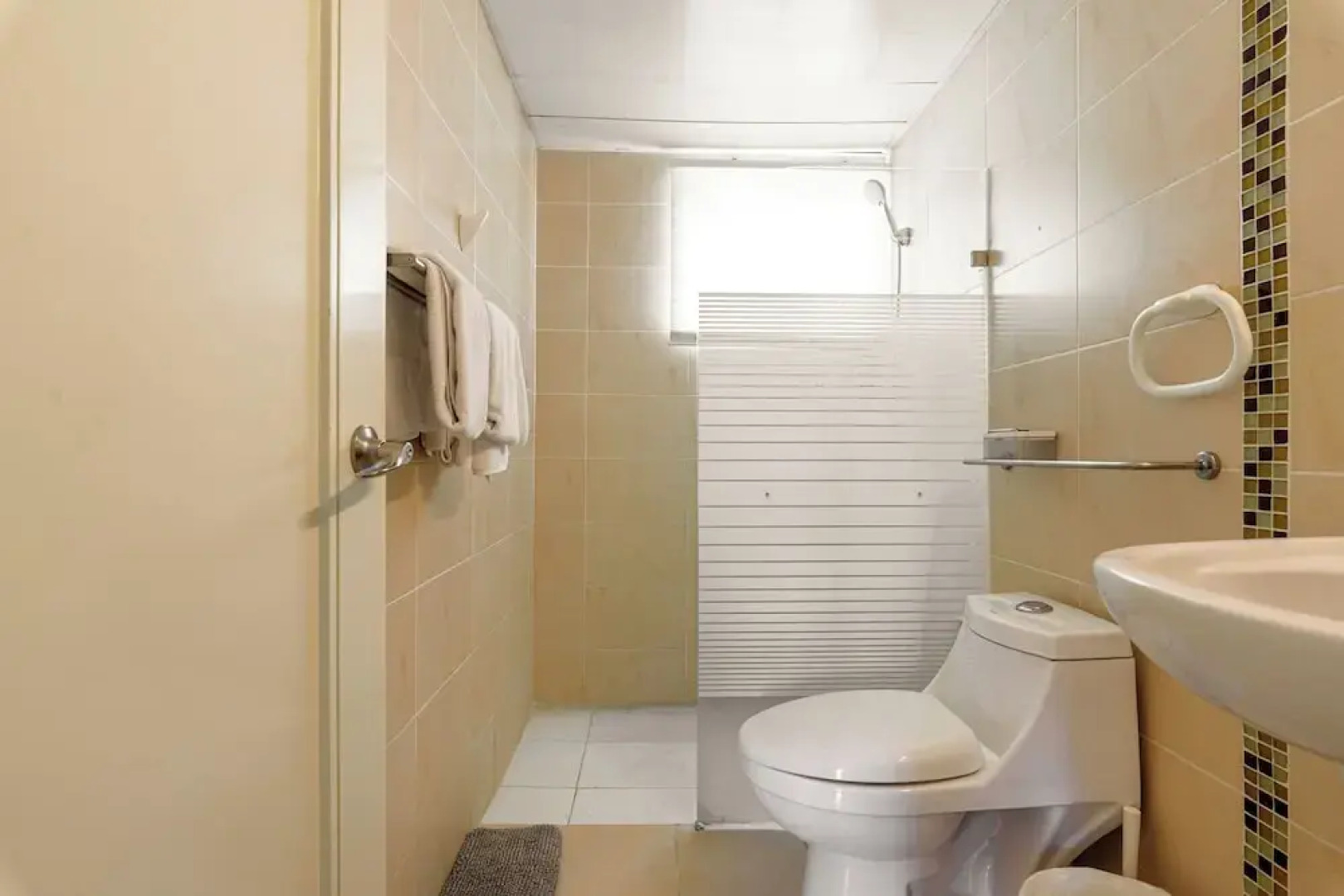 Oceanfront Condo in Ave. España Sleeps 8