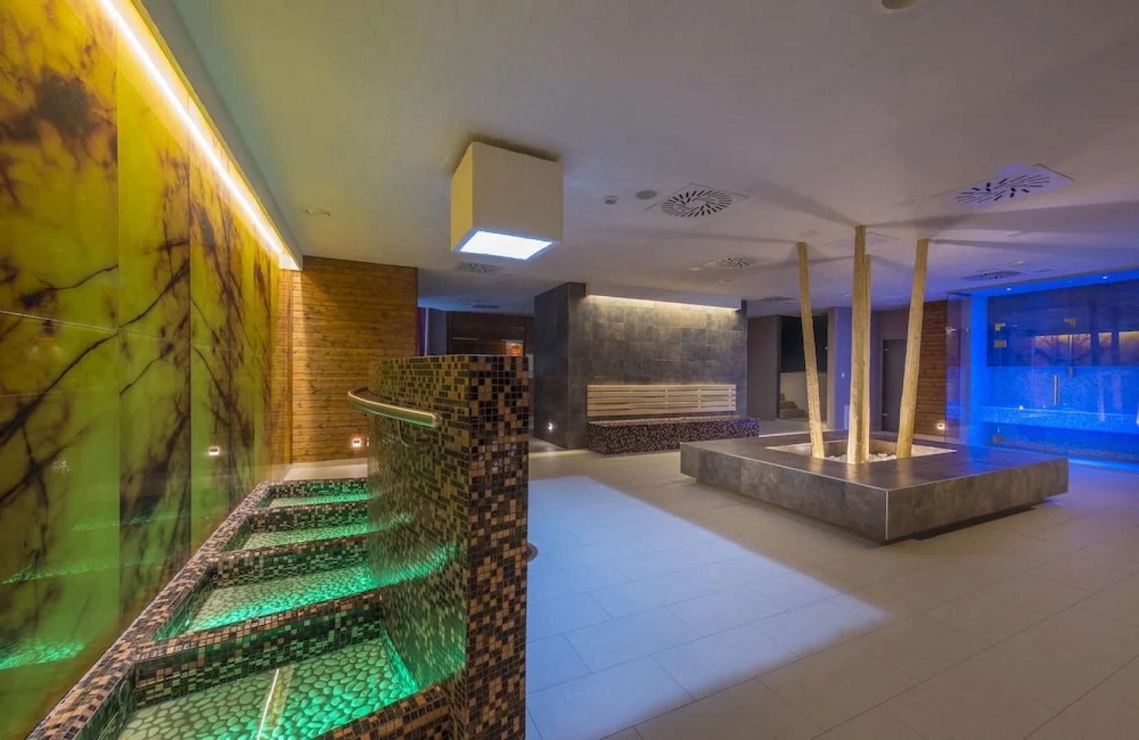 Kupele Cerveny Klastor Smerdzonka