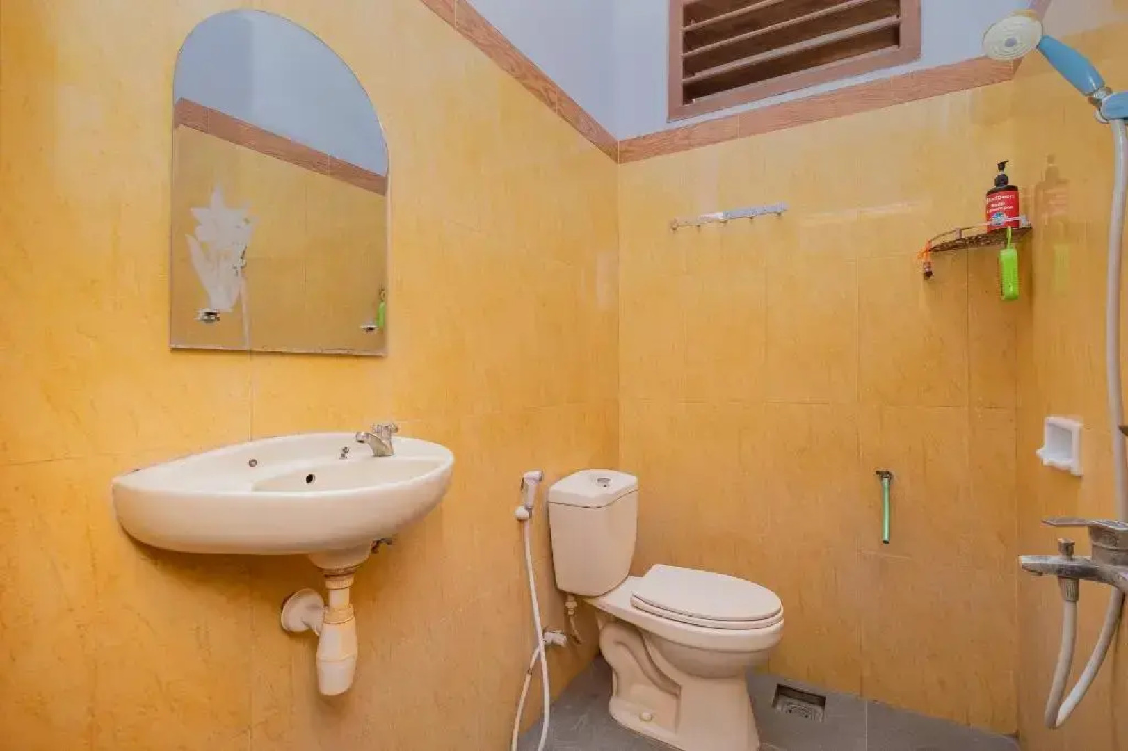 RedDoorz Syariah near Alun Alun Bojonegoro