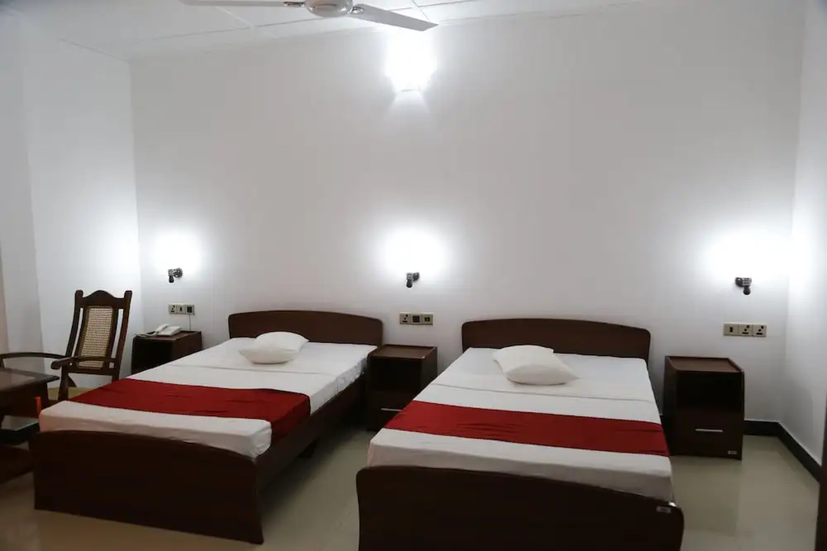 Thampa Tourist Hotel in Vavuniya