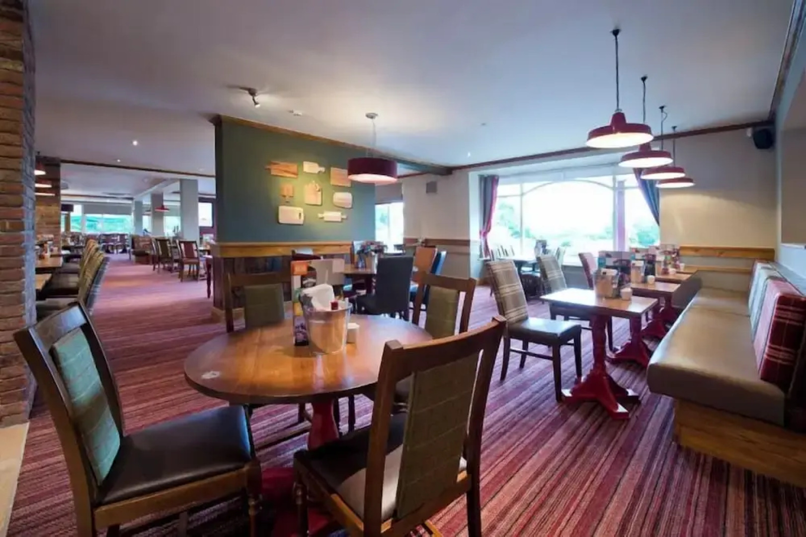 Premier Inn Sheffield/Barnsley - M1 Jct36