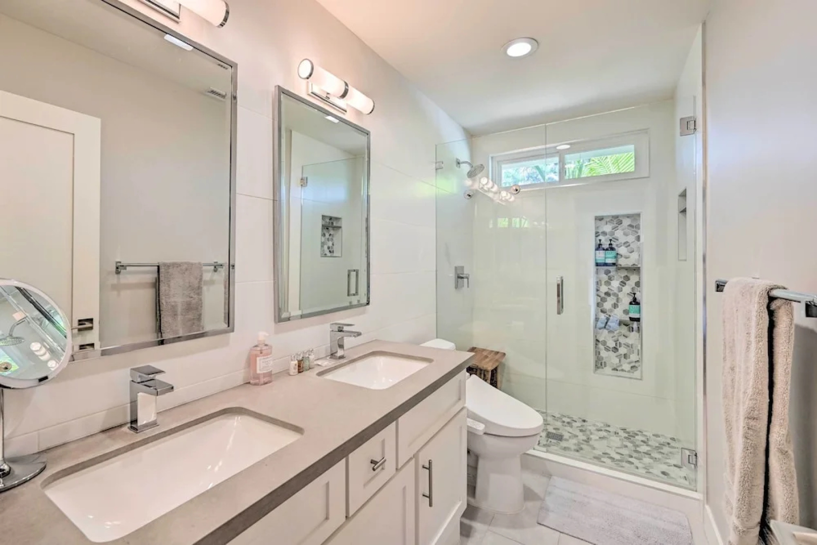 Stunning Carlsbad Gem w/ Fire Pit & Hot Tub!