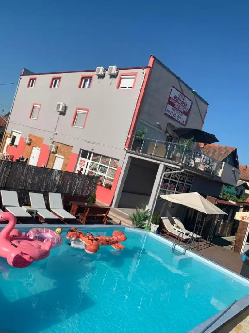 Apartments Vila Brzi & Beka