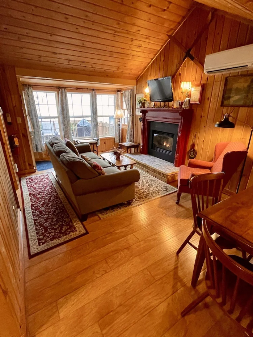 Thorp House Inn & Cottages