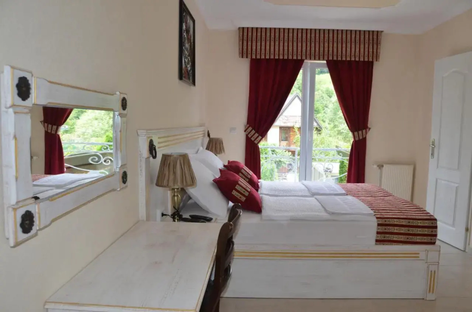 Rooms and Apartments Neron