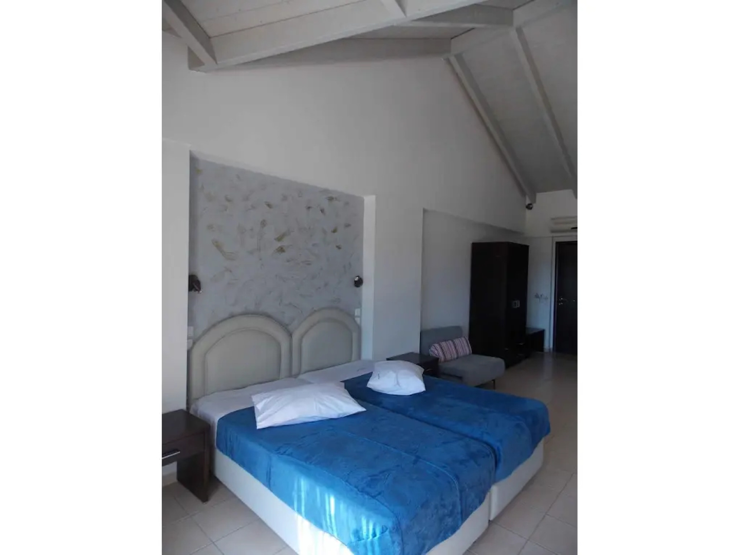 Hotel Theasis