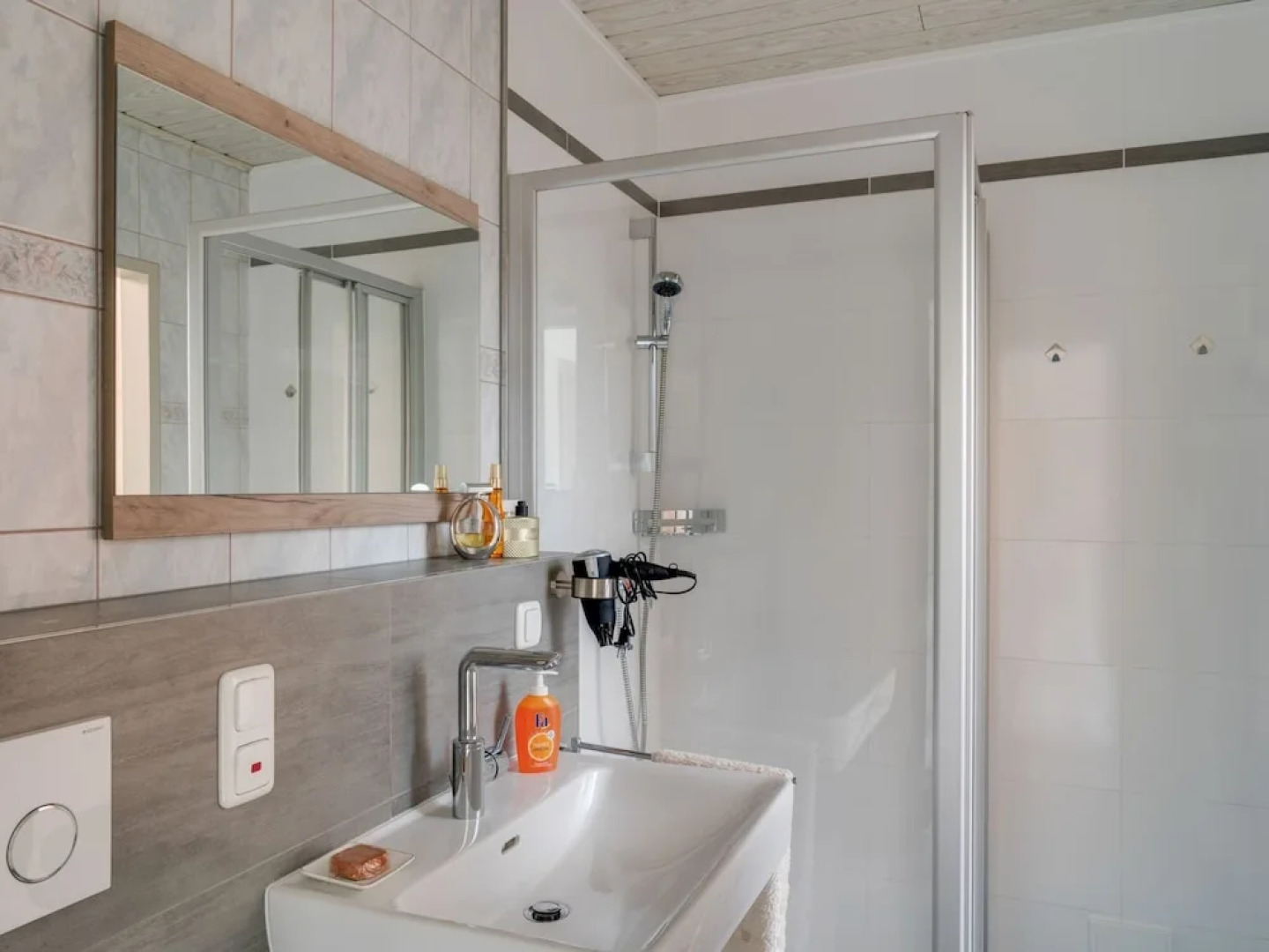 Riverside Apartment in Oed-ohling