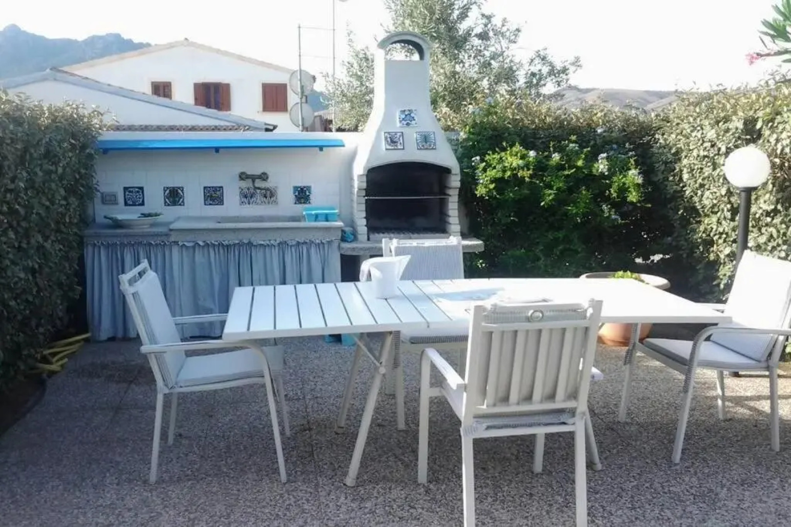 Appartamento con piscina comune.