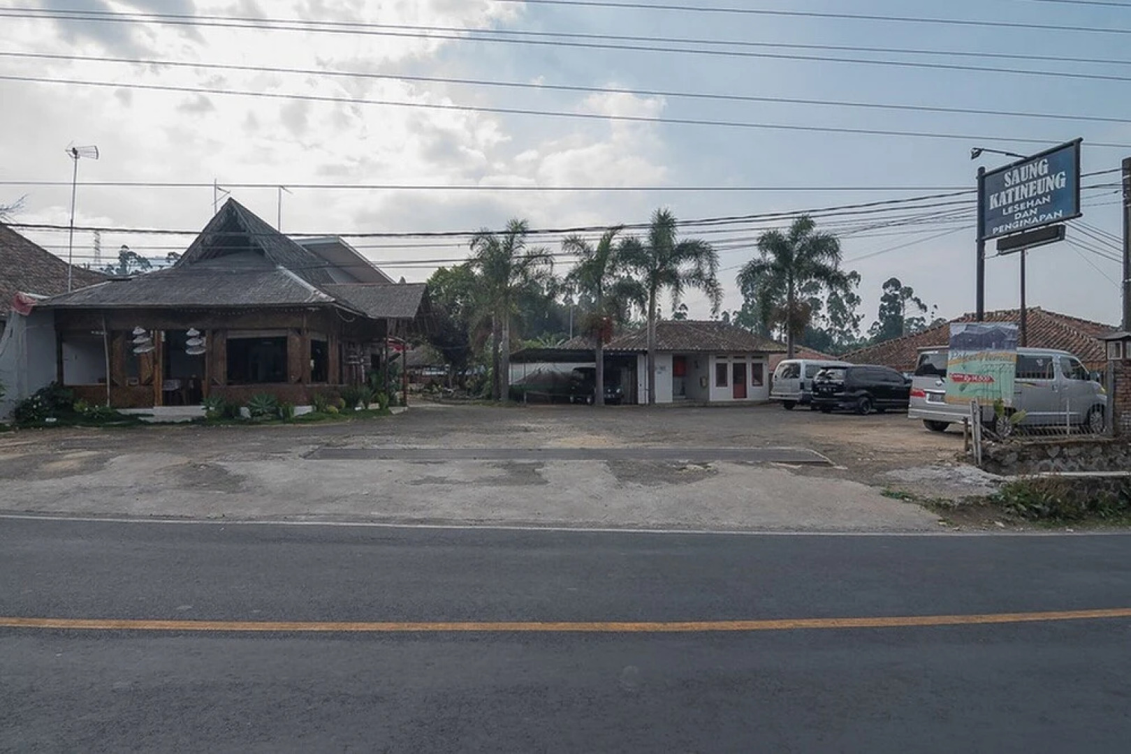 Saung Katineung by Reddoorz