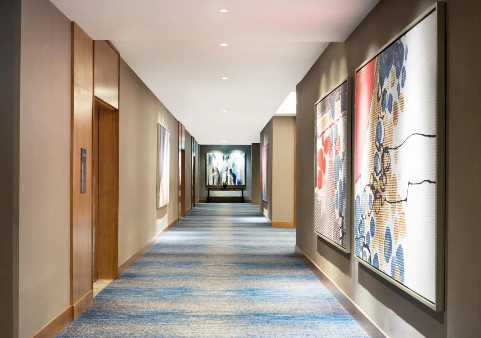 Four Points by Sheraton Surabaya, Tunjungan Plaza