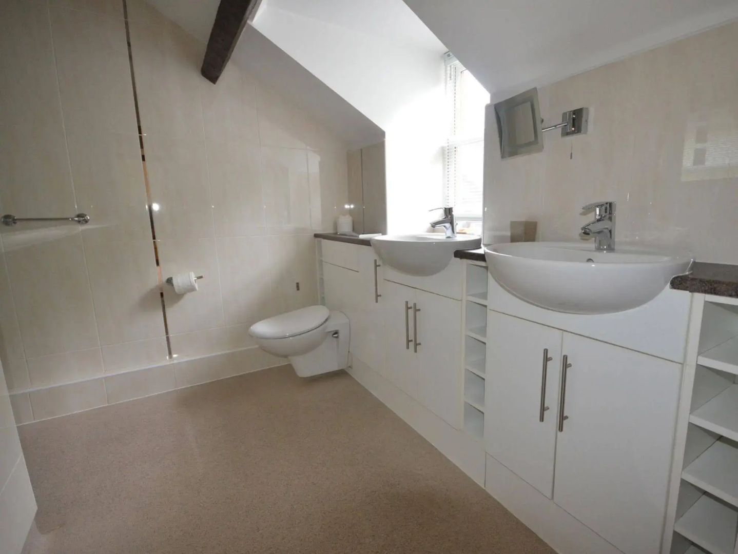 Southview Guest House & Indoor Pool