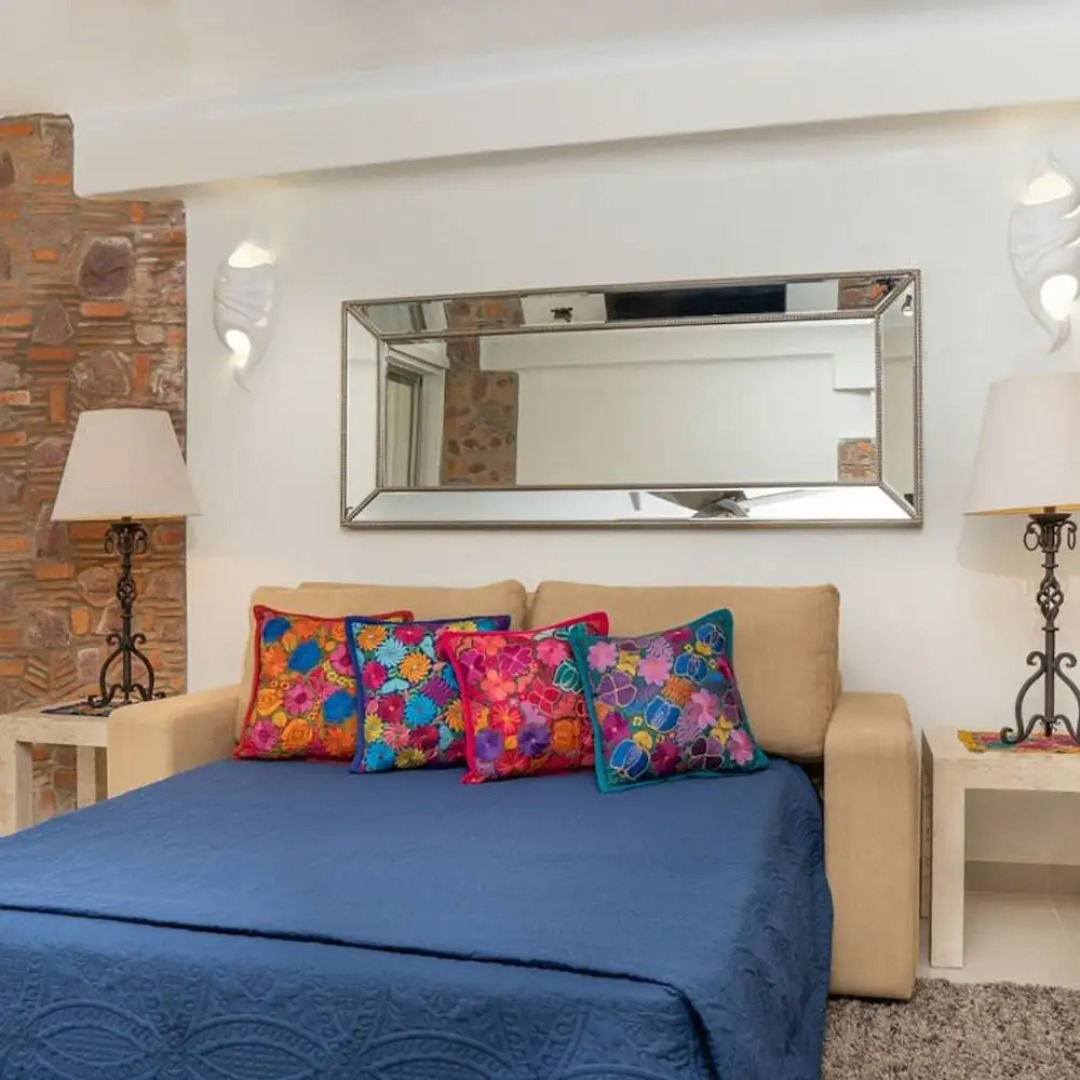 Ocean Front Condo With Pool Sleeps 6 Adults