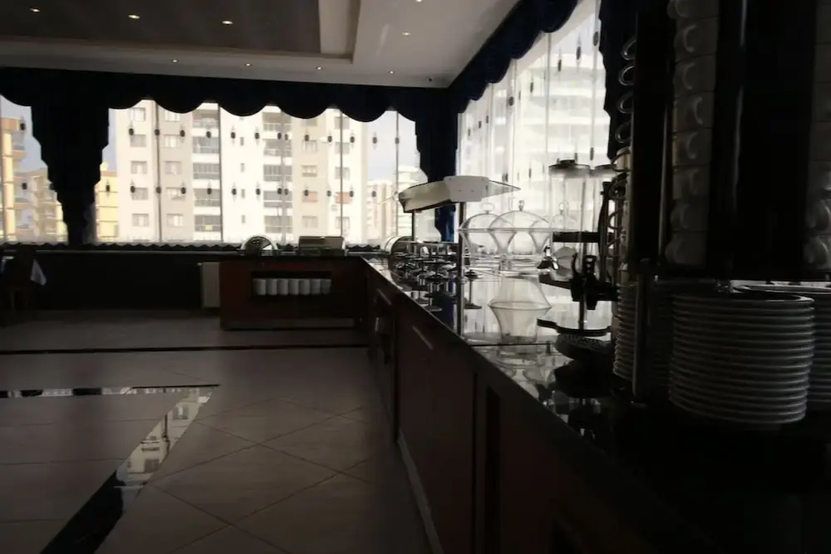 Golden Rose Deluxe Hotel