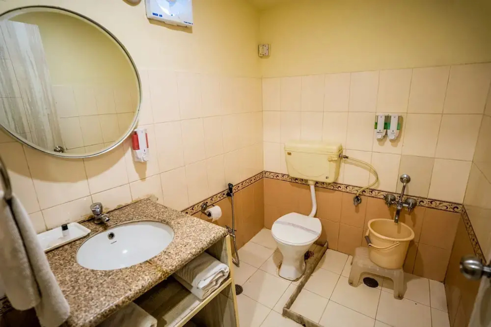 Glitz Ranthambore Safari Resort