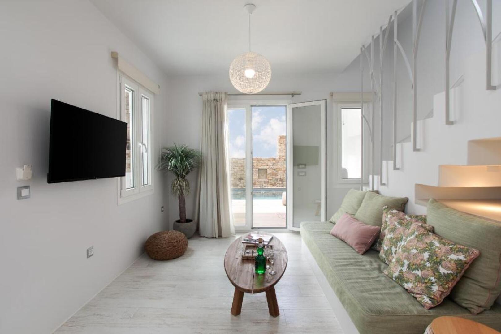 Sunday Luxury Suites Naxos