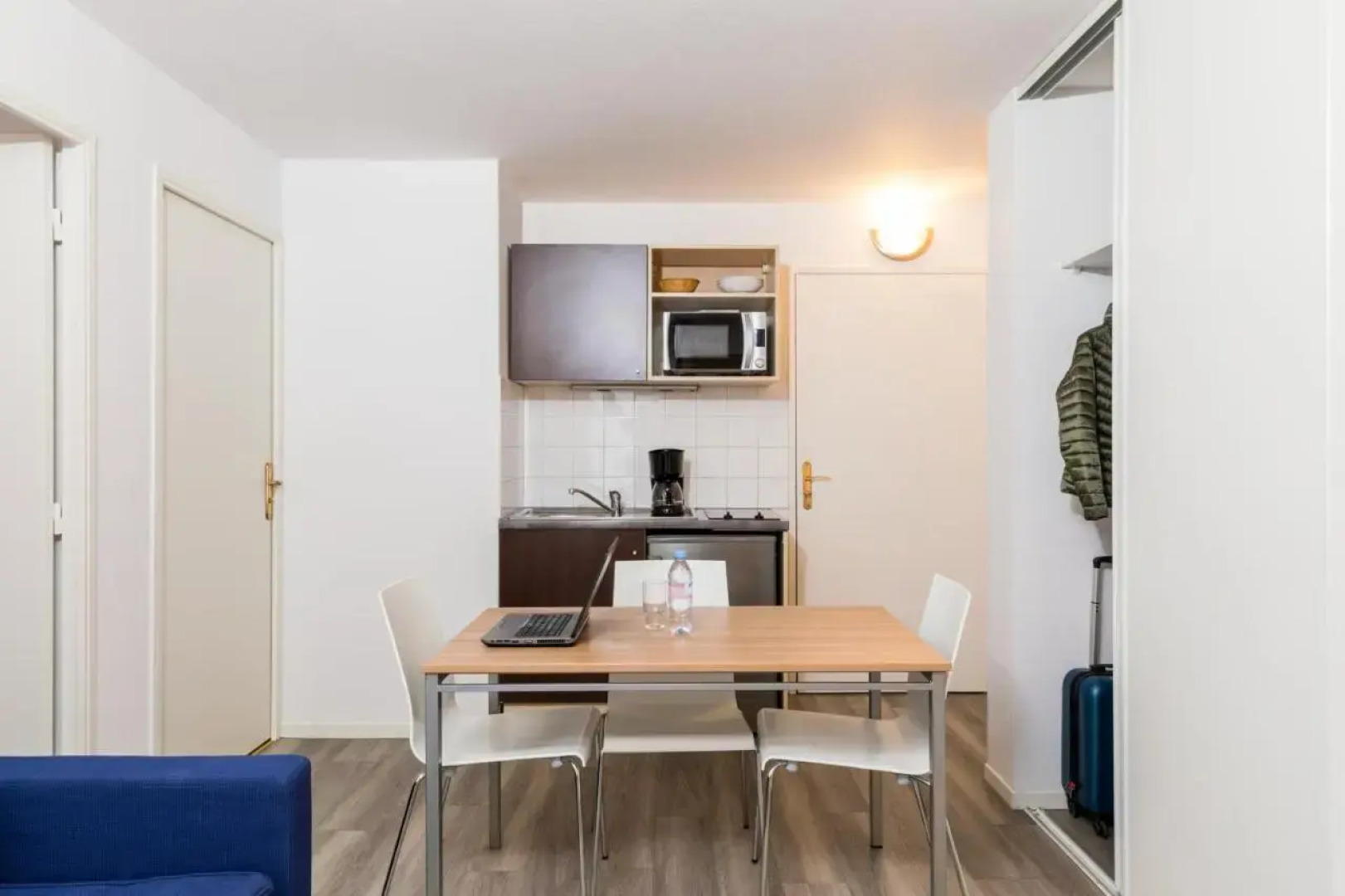 Rental Apartment Adagio Paris Clamart - Clamart 4 Persons - Pop 14612
