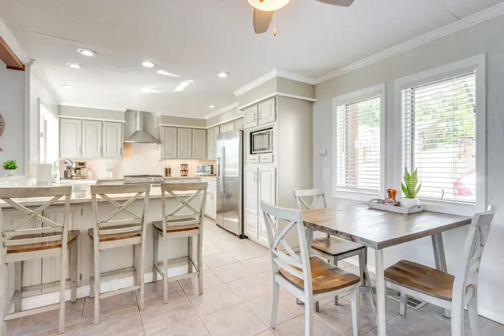 Swim & Boat Docks: Lakefront Gem in Bella Vista!